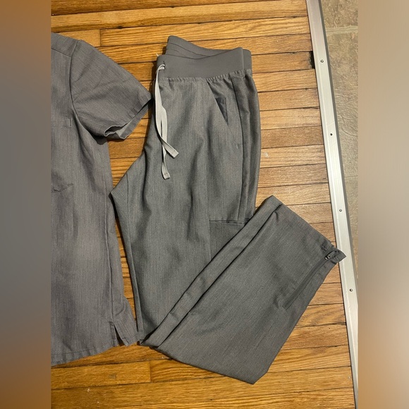 Figs Scrub Set - Picture 2 of 9